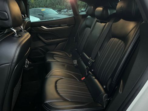 Used 2021 Maserati Levante image 42