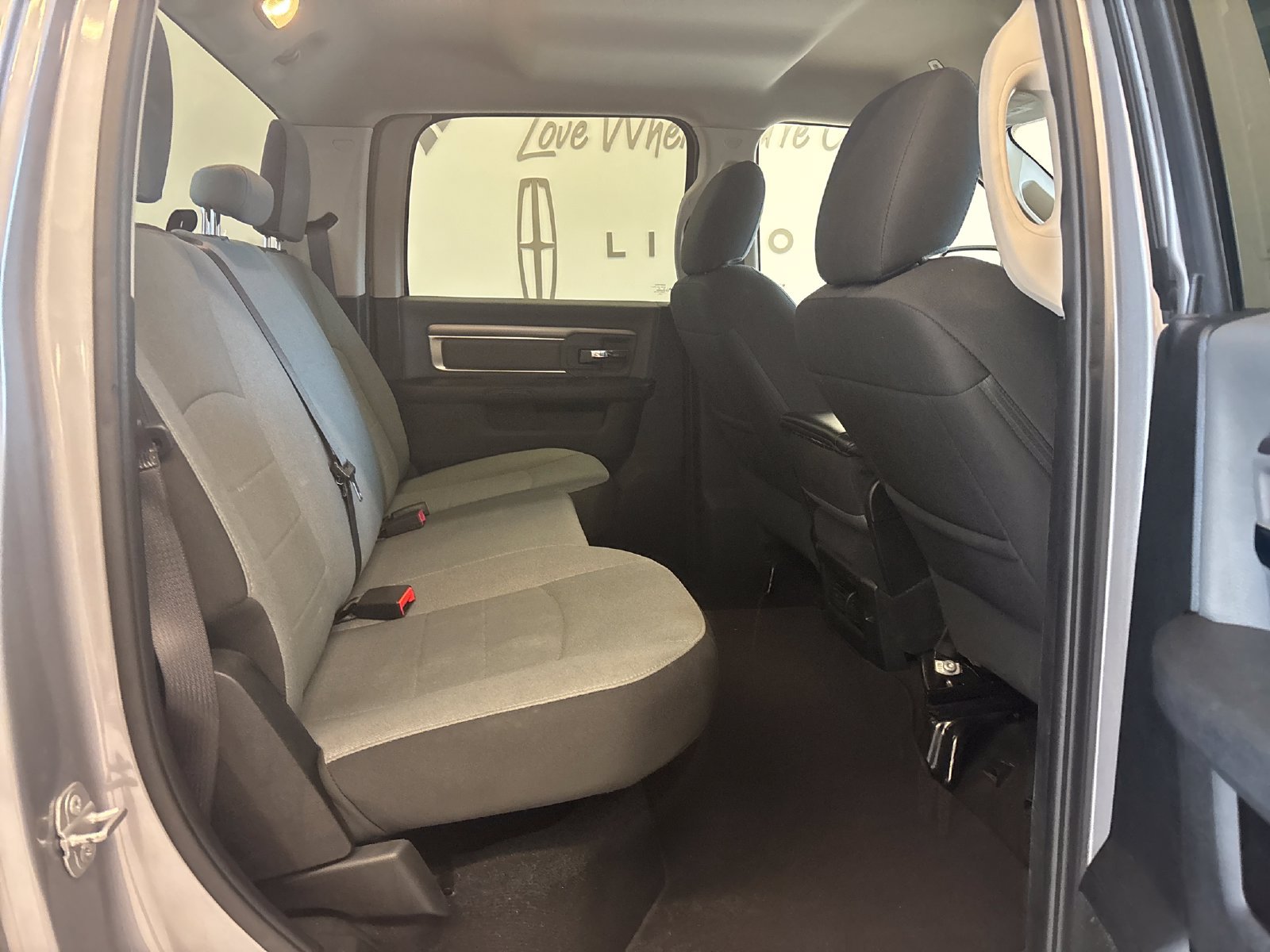 Used 2022 RAM 1500 Classic SLT RWD image 9