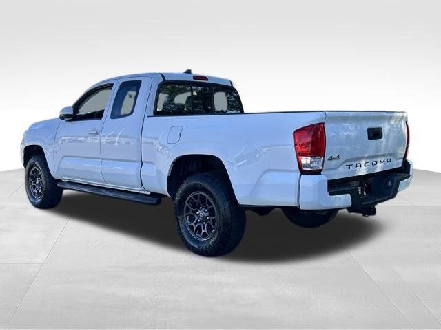 Used 2016 Toyota Tacoma SR w/ SR Convenience Package AWD/4WD image 3