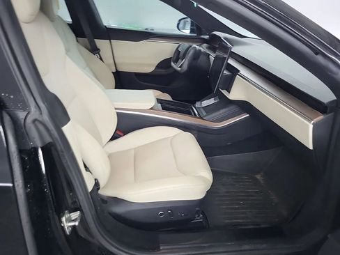 Used 2022 Tesla Model S image 2