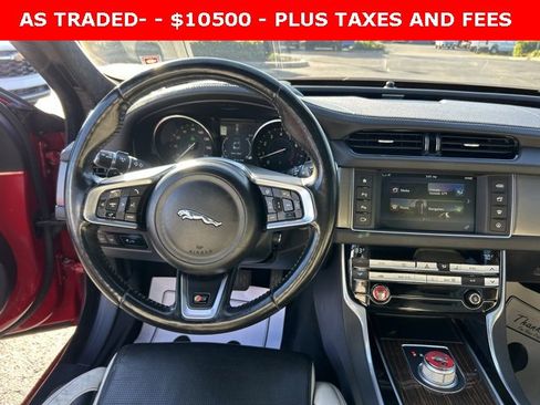 Used 2016 Jaguar XF S image 17