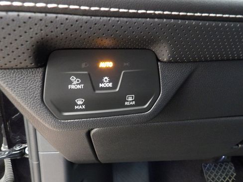Used 2024 Volkswagen Atlas Cross Sport SE w/ Panoramic Sunroof Package AWD/4WD image 27