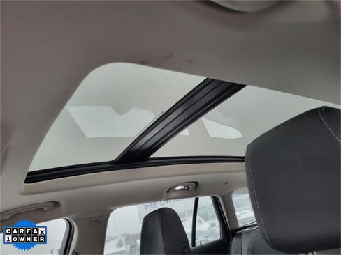 Used 2019 Buick Regal Essence w/ Sights and Sounds Package image 31