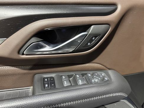 Used 2022 GMC Yukon Denali w/ Denali Premium Package image 6