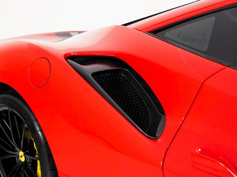 Used 2019 Ferrari 488 Pista Coupe image 64