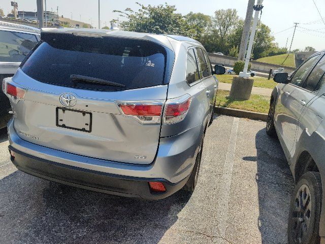 Used 2014 Toyota Highlander XLE FWD image 11