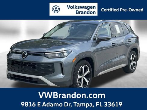 Certified 2026 Volkswagen Tiguan SE FWD image 1