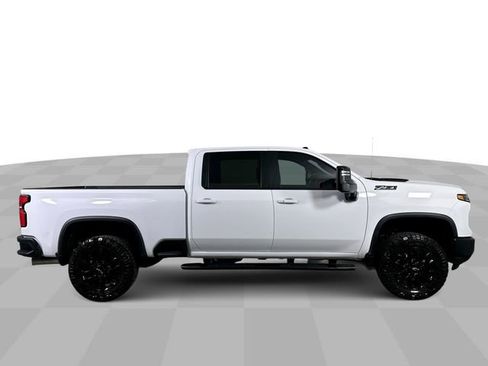 Used 2025 Chevrolet Silverado 3500 LT w/ Trail Boss Package AWD/4WD image 9