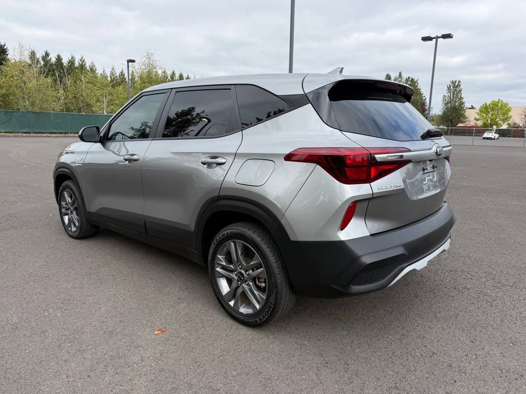 Used 2021 Kia Seltos LX AWD/4WD image 5