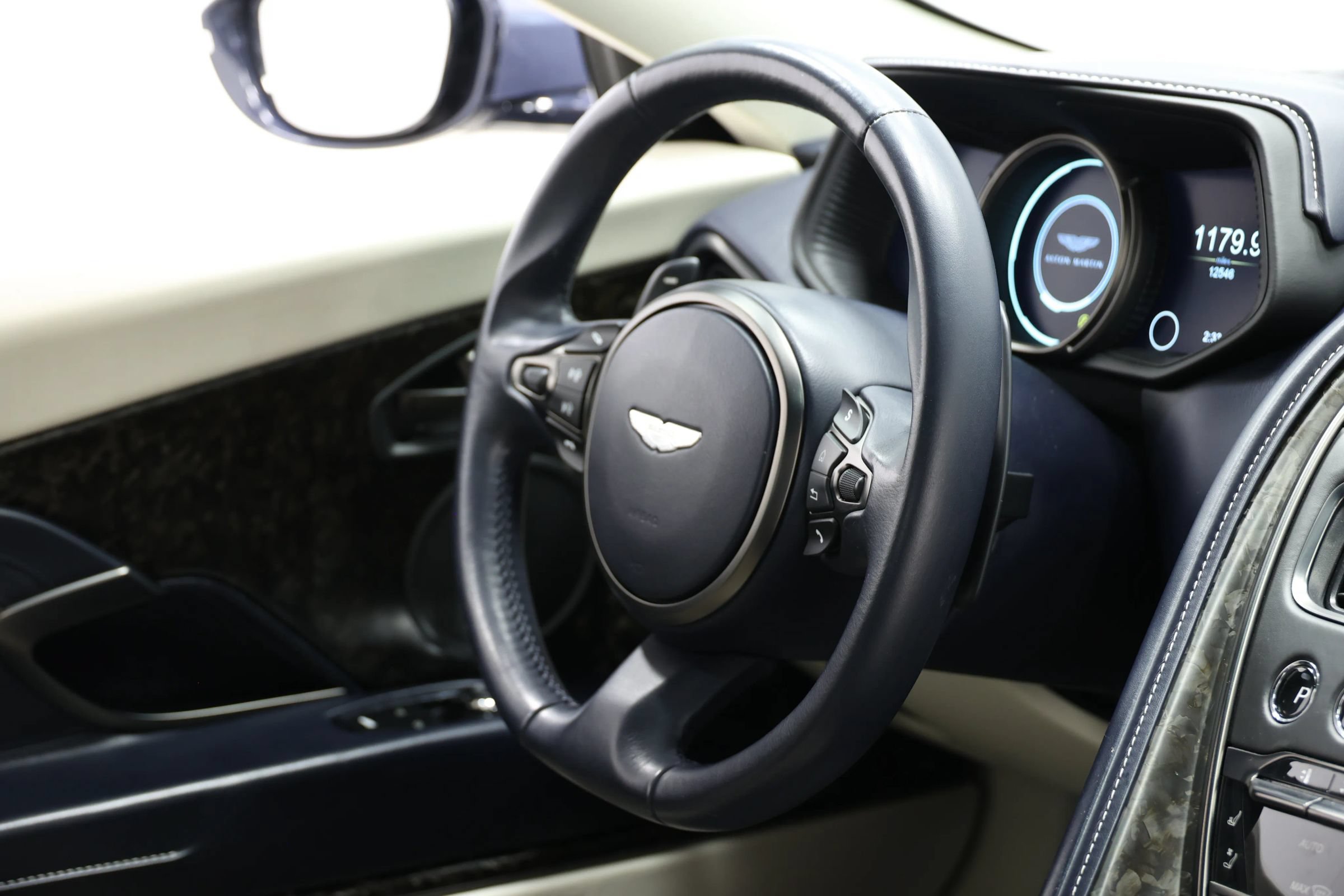 Used 2019 Aston Martin DB11 Coupe RWD image 85