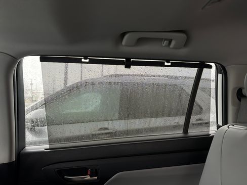 Used 2024 Toyota Highlander XLE image 27