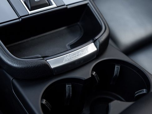 Certified 2023 Porsche Macan AWD/4WD image 27