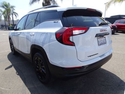 Used 2023 GMC Terrain SLT w/ Elevation Edition FWD image 2