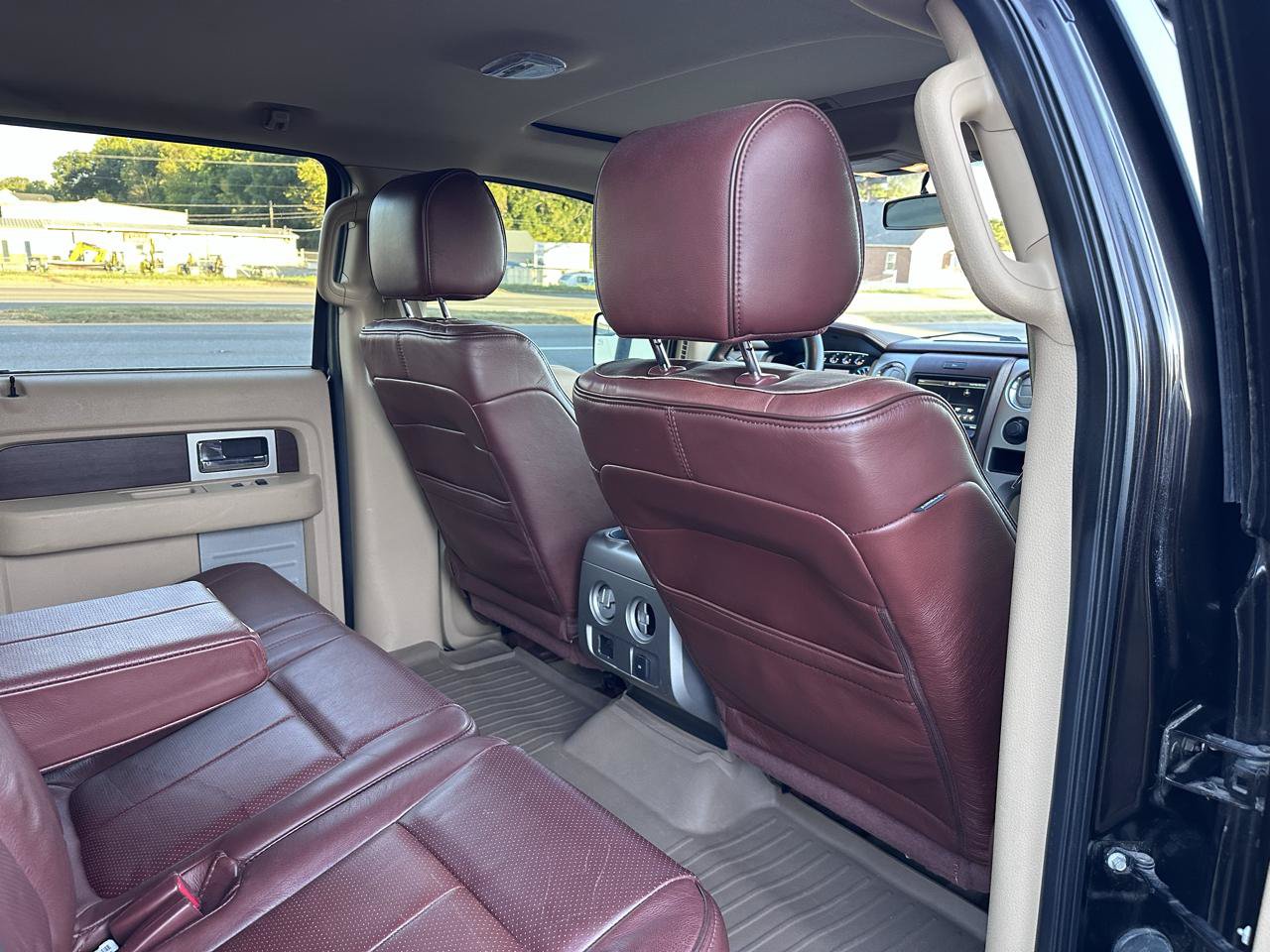 Used 2014 Ford F150 King Ranch w/ King Ranch Luxury Package AWD/4WD image 36