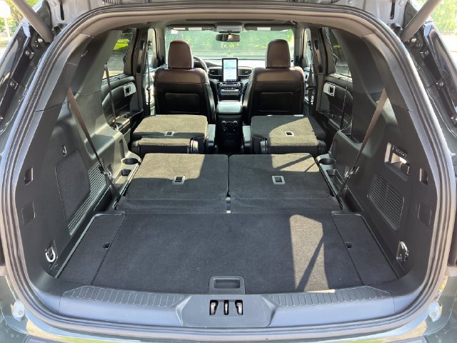 Certified 2023 Ford Explorer Platinum w/ Technology Package AWD/4WD image 31