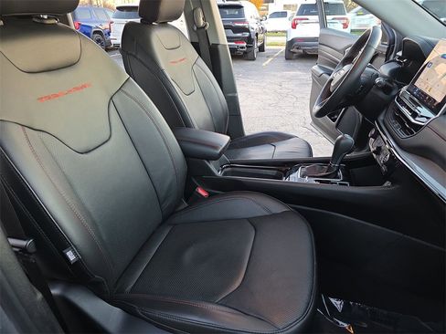 Used 2022 Jeep Compass Trailhawk w/ Trailhawk Elite Group image 10