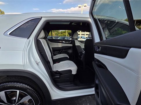 Certified 2024 Volkswagen Atlas Cross Sport SEL Premium R-Line AWD/4WD image 35