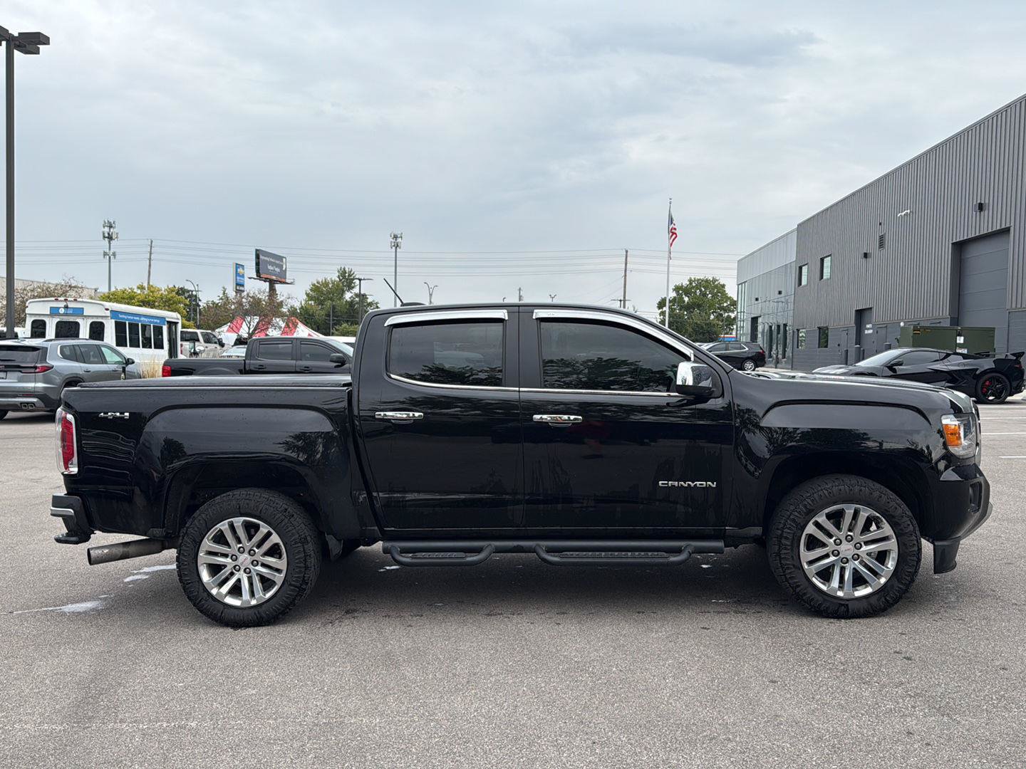 Used 2016 GMC Canyon SLT w/ Driver Alert Package AWD/4WD image 2