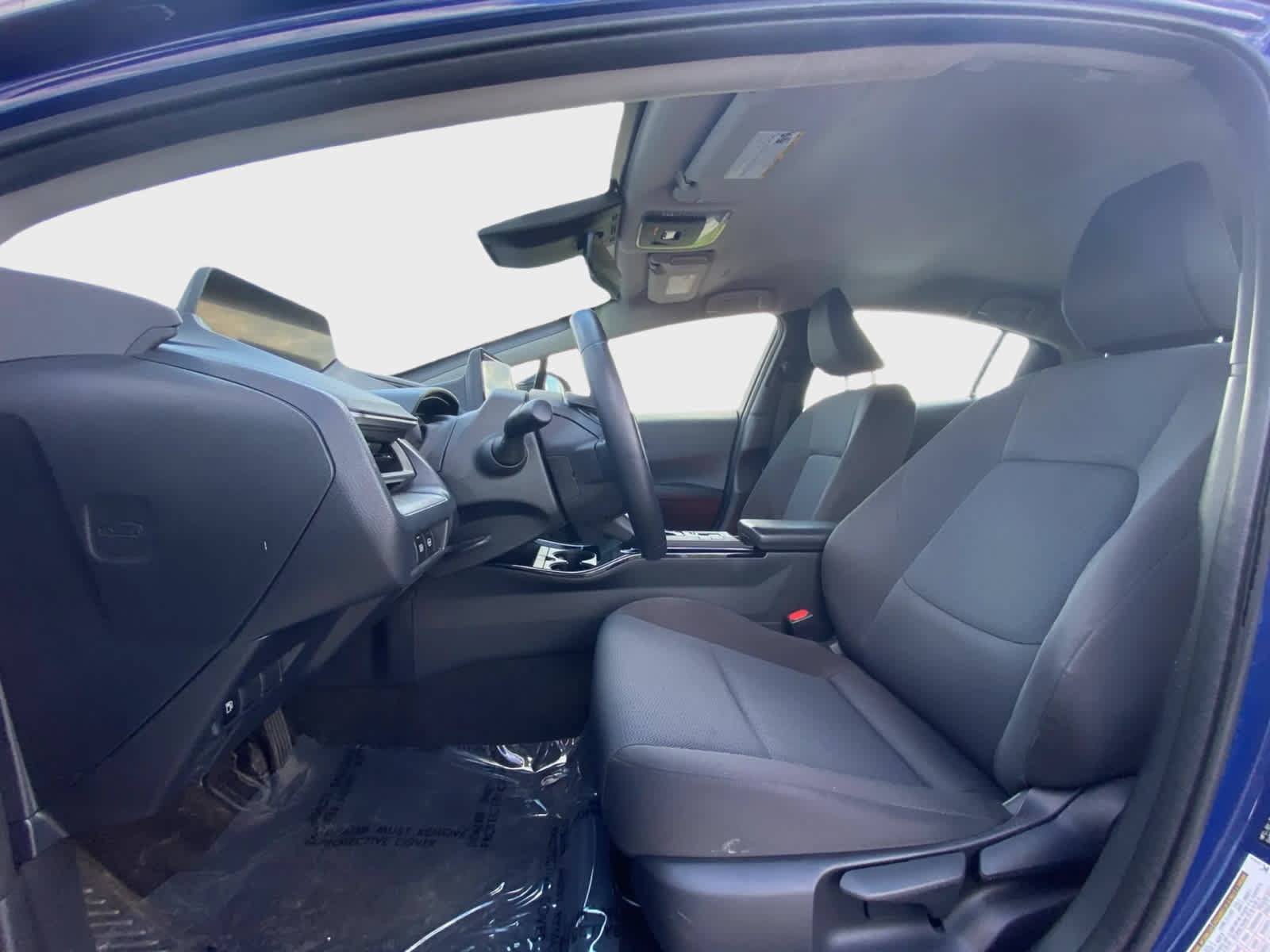 Used 2024 Toyota Prius LE FWD image 11