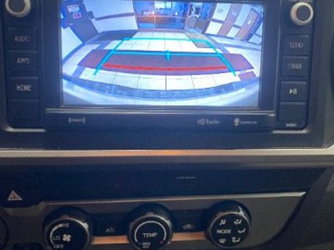 Used 2019 Toyota Tacoma SR5 image 10