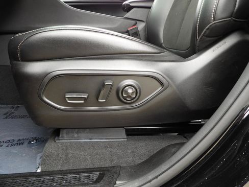 Used 2023 Jeep Grand Cherokee L Laredo image 11