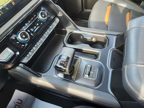 Used 2024 GMC Sierra 1500 AT4 w/ AT4 Preferred Package image 11