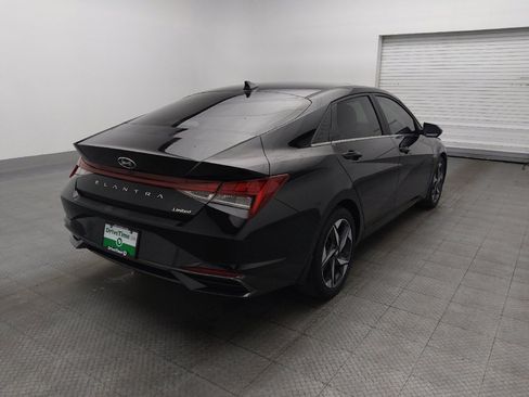 Used 2023 Hyundai Elantra Limited image 9
