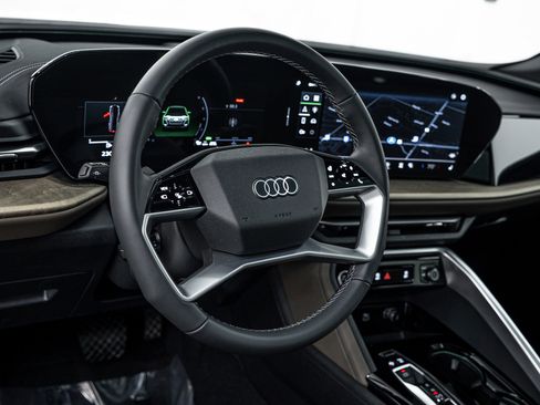 Used 2025 Audi Q5 Premium w/ Convenience Package AWD/4WD image 9