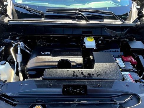 Used 2023 Nissan Pathfinder SL image 27