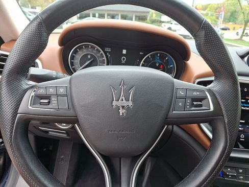 Used 2021 Maserati Ghibli S Q4 AWD/4WD image 25