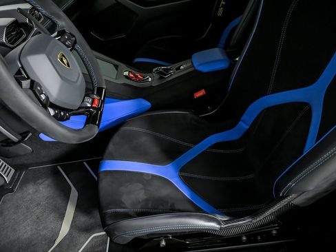 Used 2022 Lamborghini Huracan STO image 20