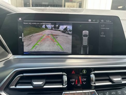 Used 2021 BMW X5 xDrive40i AWD/4WD image 29