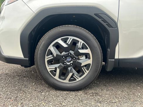 Certified 2025 Subaru Forester Premium AWD/4WD image 20