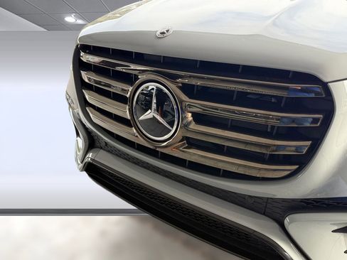 New 2026 Mercedes-Benz GLS 580 4MATIC image 17