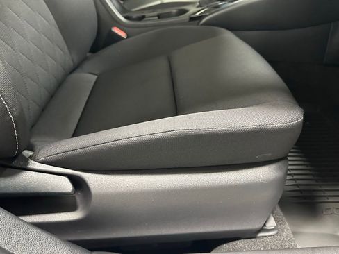 Used 2025 Toyota Corolla LE image 56