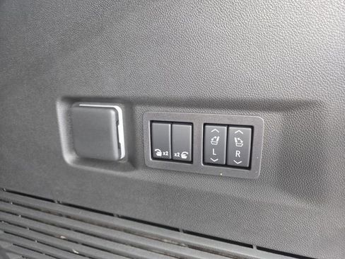 New 2025 GMC Yukon AT4 Ultimate w/ LPO, Floor Liner Package image 18