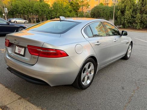Used 2017 Jaguar XE Premium AWD/4WD image 10