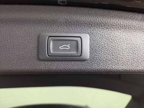 Used 2025 Audi Q3 2.0T Premium AWD/4WD image 32