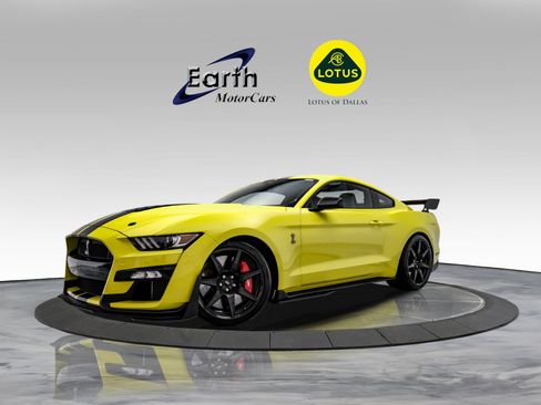 Used 2021 Ford Mustang Shelby GT500 w/ Carbon Fiber Track Pack image 1