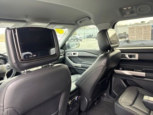 Used 2022 Ford Explorer XLT w/ Equipment Group 202A image 33