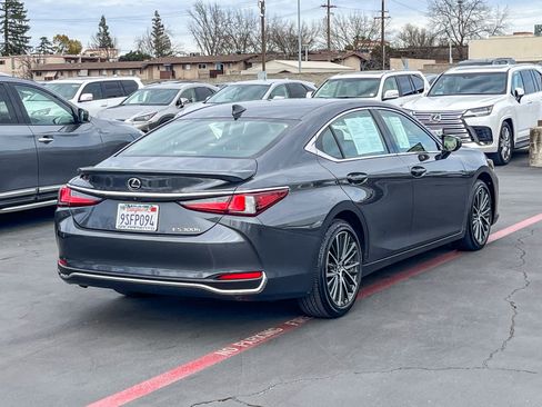 Certified 2025 Lexus ES 300h w/ Premium Package image 4