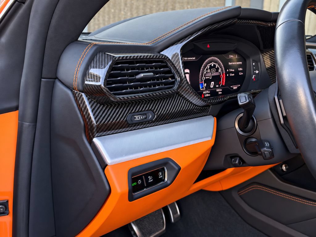 Used 2021 Lamborghini Urus AWD/4WD image 15