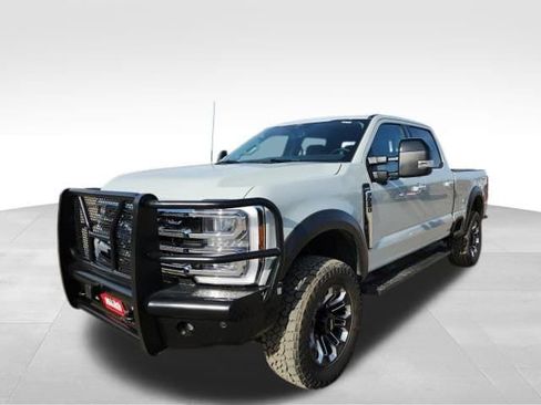 Used 2025 Ford F350 Lariat image 3
