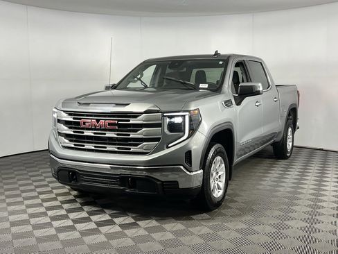 Used 2024 GMC Sierra 1500 SLE image 3