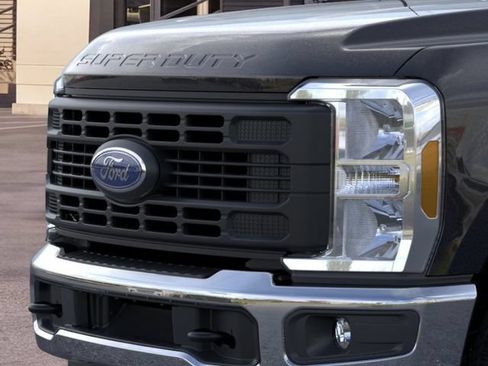 New 2026 Ford F250 XL AWD/4WD image 17