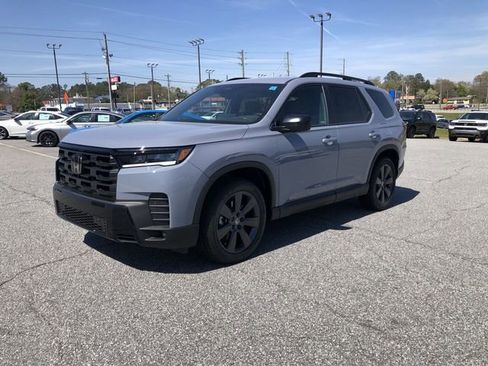 New 2026 Honda Pilot Sport image 3