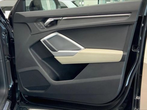 Used 2020 Audi Q3 2.0T Premium w/ Convenience Package image 23