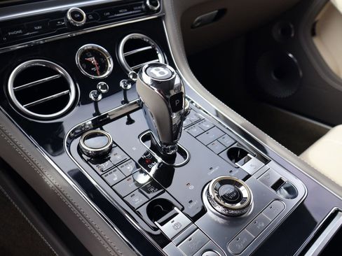 Used 2023 Bentley Continental GT Mulliner image 18