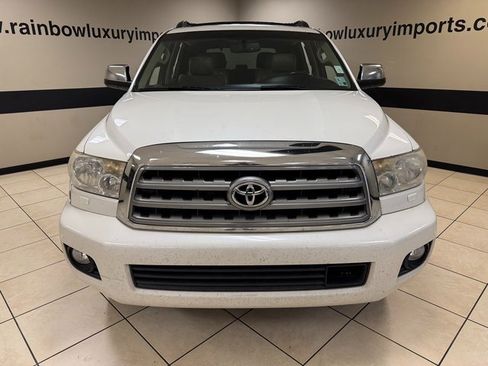 Used 2016 Toyota Sequoia Platinum image 2