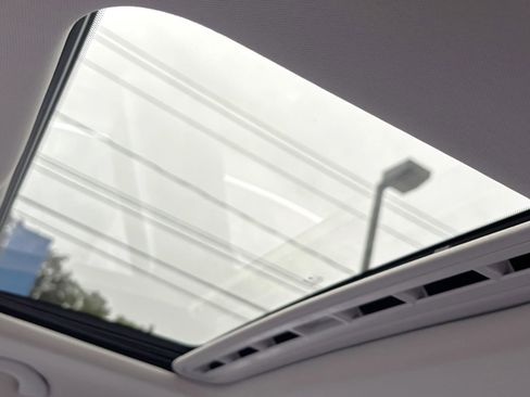 Used 2017 Volkswagen Passat 1.8T SEL Premium image 30